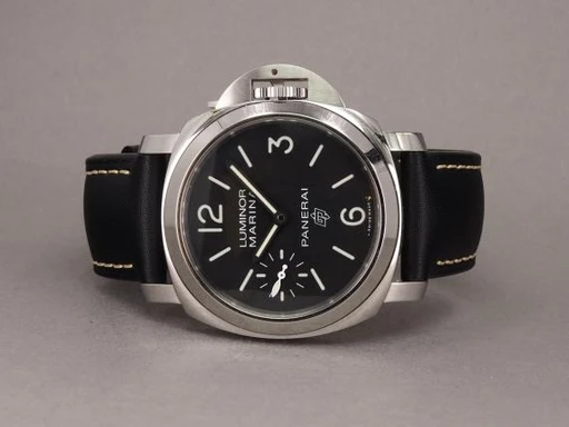 Title: Luminor PAM776 - Mint 2020 - DK sæt
Brand: Panerai
Model: Luminor
Ref: PAM00776
Category: Sport
Diameter: 44mm
Functions: Dato
Year: 2020
Price: 30000
Condition: undefined
Dial Color: Sort
Strap: Læder
Case material: Stål
Gender: Herre
Match: 100.0%
Billedet er ejet af Chrono (286530) Et Panerai ur