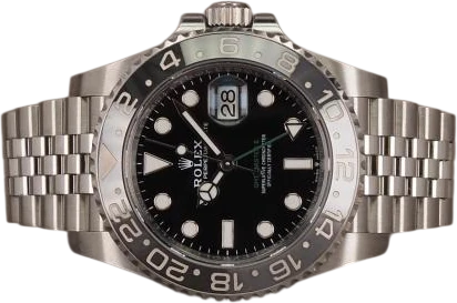 Titel: GMT II Bruce Wayne 126710GRNR - 7/2025
Mærke: Rolex
Model: GMT-Master II "Bruce Wayne"
Ref.: 126710GRNR
Årgang: 2025
Tilbehør: Boks og Papirer
Stand: 9.0 (Brugt)
Pris: 138.000 kr.
Diameter: 40mm
Funktioner: GMT, Dato
Skivefarve: Sort
Rem: Metal
Kassemateriale: Andet
Kategori: Sport
Køn: Herre
Match: 100.0%
Billedet ejes af Chrono (1191419) Et Rolex ur