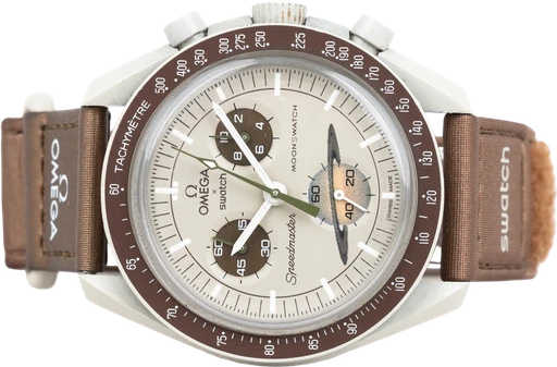 Title: Moonswatch Mission To Saturn (New)
Brand: Omega
Model: Moonswatch mission to Saturn
Ref: SO33T100
Category: Racing
Diameter: 42mm
Functions: Kronograf
Year:
Price: 2199
Condition: 9.0
Dial Color: Brun
Strap: Stof
Case material: Andet
Gender: Herre
Match: 100.0%
Billedet er ejet af Chrono Collective (904740) Et Omega ur
