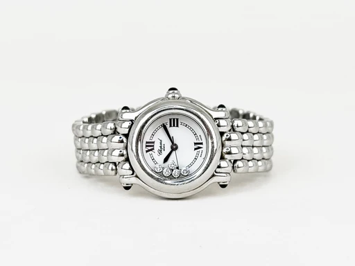Title: Choppard Happy Sport
Brand: Chopard
Model: Choppard Happy Sport
Ref: 8245
Category: Dress
Diameter: 27mm
Functions:
Year: 2004
Price: 22499
Condition: undefined
Dial Color: Hvid
Strap: Metal
Case material: Stål
Gender: Dame
Match: 100.0%
Billedet er ejet af Chrono Collective (243230) Et Chopard ur