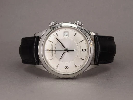 Title: Master Memovox - 174.8.96
Brand: Jaeger-LeCoultre
Model: Master Memovox
Ref: 174.8.9
Category: Dress
Diameter: 40mm
Functions: Dato, Kronograf
Year: 2010
Price: 48000
Condition: undefined
Dial Color: Sølv
Strap: Læder
Case material: Stål
Gender: Herre
Match: 100.0%
Billedet er ejet af Chrono (292439) Et Jaeger-LeCoultre ur