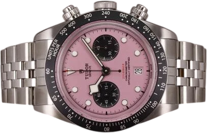 Titel: Black Bay Chrono Pink 79360N - Ubrugt
Mærke: Tudor
Model: Black Bay Chrono "Flamingo Pink Miami"
Ref.: 79360N-0019
Årgang: 2026
Tilbehør: Boks og Papirer
Stand: 10.0 (Nyt)
Pris: 50.500 kr.
Diameter: 41mm
Funktioner: Kronograf
Skivefarve: Rød
Rem: Metal
Kassemateriale: Stål
Kategori: Racing
Køn: Herre
Match: 100.0%
Billedet ejes af Chrono (1109993) Et Tudor ur