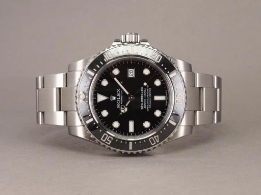 Title: Sea-Dweller "SD4000" 116600 - 2015
Brand: Rolex
Model: Sea-Dweller SD4000
Ref: 116600
Category: Dykker
Diameter: 40mm
Functions: Dato
Year: 2015
Price: 90000
Condition: undefined
Dial Color: Sort
Strap: Metal
Case material: Stål
Gender: Herre
Match: 100.0%
Billedet er ejet af Chrono (404114) Et Rolex ur
