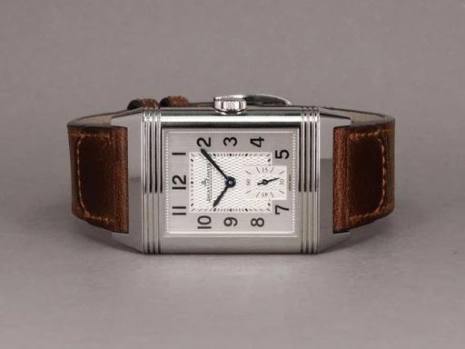 Title: Reverso Classic Q3858522
Brand: Jaeger-LeCoultre
Model: Reverso Classic Q3858522
Ref: null
Category: Dress
Diameter: 40mm
Functions: Dato
Year: 2023
Price: 56000
Condition: 8.0
Dial Color: Sølv
Strap: Læder
Case material: Stål
Gender: Herre
Match: 100.0%
Billedet er ejet af Chrono (501665) Et Jaeger-LeCoultre ur