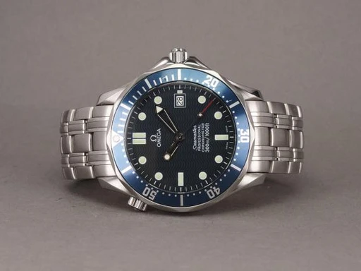 Title: Seamaster 300M 2531.80 - 2023 service
Brand: Omega
Model: Seamaster Professional 300M
Ref: 2531.80.00
Category: Dykker
Diameter: 41mm
Functions: Dato
Year: null
Price: 23000
Condition: undefined
Dial Color: Blå
Strap: Metal
Case material: Stål
Gender: Herre
Match: 100.0%
Billedet er ejet af Chrono (300283) Et Omega ur