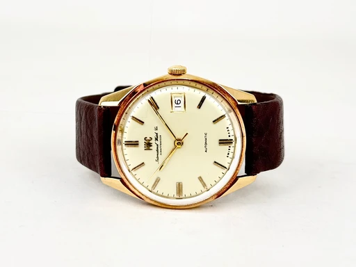 Title: Vintage
Brand: IWC
Model: Vintage
Ref: 817
Category: Dress
Diameter: 36mm
Functions: Dato
Year: null
Price: 14999
Condition: undefined
Dial Color: Hvid
Strap: Læder
Case material: Stål
Gender: Herre
Match: 100.0%
Billedet er ejet af Chrono Collective (153339) Et IWC ur