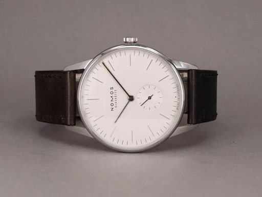 Title: Orion 386
Brand: Nomos Glashütte
Model: Orion
Ref: 386
Category: Dress
Diameter: 38mm
Functions:
Year: 2021
Price: 10000
Condition: 8.0
Dial Color: Hvid
Strap: Læder
Case material: Stål
Gender: Herre
Match: 100.0%
Billedet er ejet af Chrono (508445) Et Nomos Glashütte ur