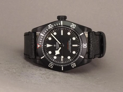 Title: Heritage Black Bay Dark - 79230DK
Brand: Tudor
Model: Heritage Black Bay Dark
Ref: 79230DK
Category: Dykker
Diameter: 41mm
Functions: 
Year: 2018
Price: 20000
Condition: undefined
Dial Color: Sort
Strap: Læder
Case material: Stål
Gender: Herre
Match: 100.0%
Billedet er ejet af Chrono (137377) Et Tudor ur