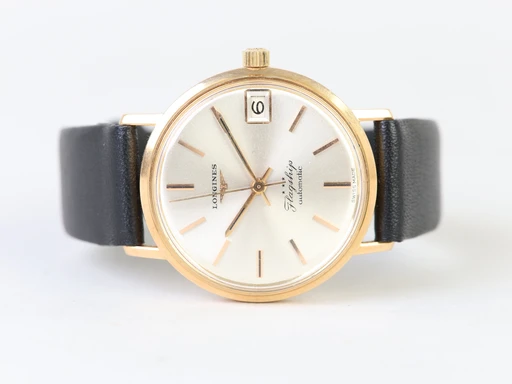 Title: Flagship
Brand: Longines
Model: Flagship Automatic
Ref: 3418
Category: Dress
Diameter: 35mm
Functions: Dato
Year: null
Price: 8299
Condition: undefined
Dial Color: Sølv
Strap: Læder
Case material: Guld
Gender: Herre
Match: 100.0%
Billedet er ejet af Chrono Collective (102390) Et Longines ur