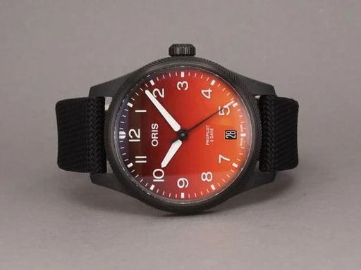 Title: Big Crown Propilot Coulson Limited Edition (New)
Brand: Oris
Model: Big Crown Propilot Coulson Limited Edition
Ref: 01 400 7784 8786
Category: Pilot
Diameter: 41mm
Functions: Dato
Year: 2025
Price: 30000
Condition: undefined
Dial Color: Rød
Strap: Stof
Case material: Carbon Fiber
Gender: Herre
Match: 100.0%
Billedet er ejet af Chrono (478977) Et Oris ur