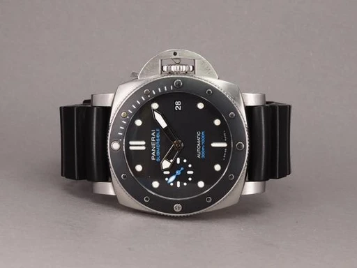 Title: Submersible PAM00683 2/2021
Brand: Panerai
Model: Submersible
Ref: PAM00683
Category: Dykker
Diameter: 42mm
Functions: Dato
Year: 2021
Price: 46000
Condition: 9.0
Dial Color: Sort
Strap: Andet
Case material: Stål
Gender: Herre
Match: 100.0%
Billedet er ejet af Chrono (499144) Et Panerai ur