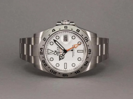 Title: Explorer II 216570 - 5/2021 (New)
Brand: Rolex
Model: Explorer II
Ref: 216570
Category: Sport
Diameter: 42mm
Functions: Dato, GMT
Year: 2021
Price: 72000
Condition: undefined
Dial Color: Hvid
Strap: Metal
Case material: Stål
Gender: Herre
Match: 100.0%
Billedet er ejet af Chrono (431503) Et Rolex ur