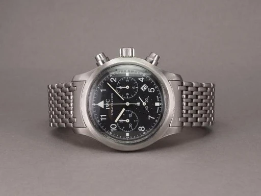 Title: Pilot Chronograph Quartz IW3741 - DK se6t
Brand: IWC
Model: Pilot Chronograph Quartz
Ref: IW3741
Category: Pilot
Diameter: 36mm
Functions: Kronograf, Dato
Year: 2006
Price: 20000
Condition: undefined
Dial Color: Sort
Strap: Metal
Case material: Stål
Gender: Herre
Match: 100.0%
Billedet er ejet af Chrono (284598) Et IWC ur