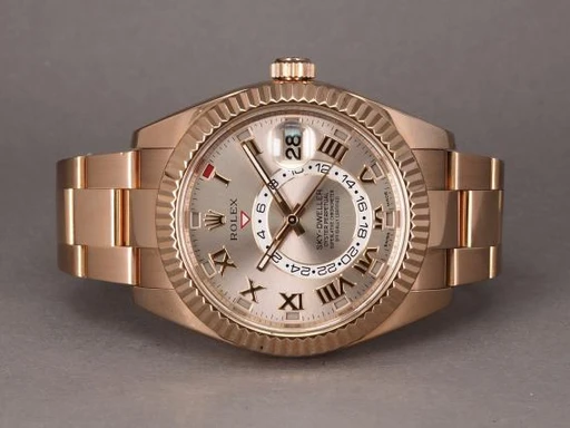 Titel: Sky-Dweller 326934
Mærke: Rolex
Model: Sky-Dweller
Ref.: 326934
Årgang: 2018
Tilbehør: Boks og Papirer
Stand: 8.0 (Brugt)
Pris: 108.000 kr.
Diameter: 42mm
Funktioner: GMT, Dato
Skivefarve: Sort
Rem: Metal
Kassemateriale: Stål
Kategori: Sport
Køn: Herre
Match: 100.0%
Billedet ejes af Chrono (101201) Et Rolex ur
