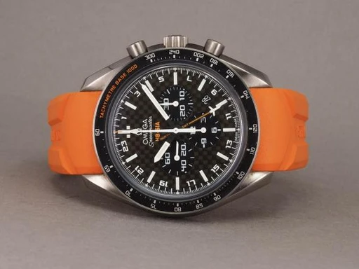 Title: Speedmaster Solar Impulse HB-SIA
Brand: Omega
Model: Speedmaster Titan Solarimpulse
Ref: 321.92.44.52.01.003
Category: Racing
Diameter: 44mm
Functions: Kronograf, GMT, Dato
Year: 2018
Price: 50000
Condition: undefined
Dial Color: Sort
Strap: Andet
Case material: Titanium
Gender: Herre
Match: 100.0%
Billedet er ejet af Chrono (339934) Et Omega ur