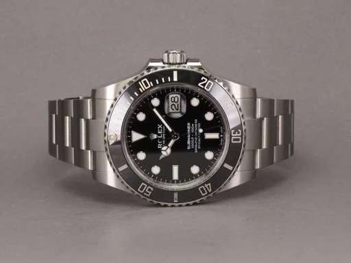 Title: Submariner 126610LN - 3/2024 (New)
Brand: Rolex
Model: Submariner
Ref: 126610LN
Category: Dykker
Diameter: 41mm
Functions: Dato
Year: 2024
Price: 92000
Condition: undefined
Dial Color: Sort
Strap: Metal
Case material: Stål
Gender: Herre
Match: 100.0%
Billedet er ejet af Chrono (481285) Et Rolex ur