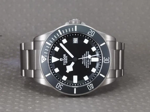 Title: Pelagos 25600TN - 9/2019
Brand: Tudor
Model: Pelagos
Ref: 25600TN
Category: Dykker
Diameter: 42mm
Functions: Dato
Year: 2019
Price: 31000
Condition: undefined
Dial Color: Sort
Strap: Metal
Case material: Titanium
Gender: Herre
Match: 100.0%
Billedet er ejet af Chrono (101248) Et Tudor ur