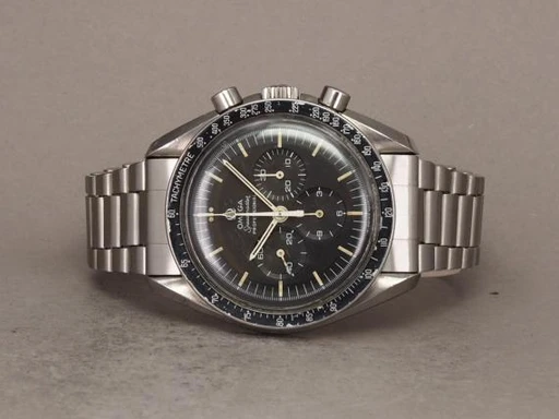 Title: Speedmaster 145.022-69 ST "Misprint"
Brand: Omega
Model: Speedmaster
Ref: 145.022-69ST
Category: Racing
Diameter: 42mm
Functions: Kronograf, Dato
Year: 1969
Price: 45000
Condition: undefined
Dial Color: Sort
Strap: Metal
Case material: Stål
Gender: Herre
Match: 100.0%
Billedet er ejet af Chrono (147425) Et Omega ur