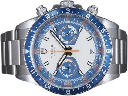 Title: Heritage Chrono Blue 70330B
Brand: Tudor
Model: Heritage Chrono Blue
Ref: 70330B
Category: Racing
Diameter: 42mm
Functions: Kronograf, Dato
Year: 2021
Price: 28000
Condition: 8.0
Dial Color: Hvid
Strap: Metal
Case material: Stål
Gender: Herre
Match: 100.0%
Billedet er ejet af Chrono (101323) Et Tudor ur