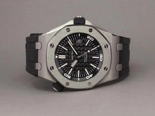 Title: ROO Diver 15703ST (New)
Brand: Audemars Piguet
Model: Royal Oak Offshore Diver
Ref: 15703ST.OO.A002CA.01
Category: Dykker
Diameter: 42mm
Functions: Dato
Year: 2011
Price: 125000
Condition: undefined
Dial Color: Sort
Strap: Gummi
Case material: Stål
Gender: Herre
Match: 100.0%
Billedet er ejet af Chrono (445455) Et Audemars Piguet ur