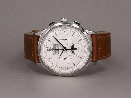 Title: Master Calendar Q413843J
Brand: Jaeger-LeCoultre
Model: Jaeger-LeCoultre Master Control Chronograph Calendar
Ref: Q413843J
Category: Racing
Diameter: 40mm
Functions: Kronograf, Dato, Ugedag, Månefase
Year: 2024
Price: 110000
Condition: 9.0
Dial Color: Hvid
Strap: Læder
Case material: Stål
Gender: Herre
Match: 100.0%
Billedet er ejet af Chrono (499135) Et Jaeger-LeCoultre ur