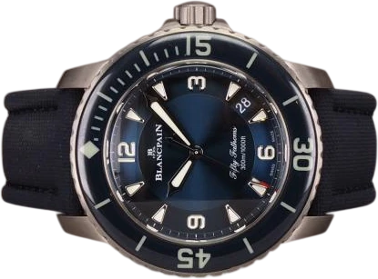Title: Fifty Fathoms Titanium (New)
Brand: Blancpain
Model: Fifty Fathoms Titanium
Ref: 5015-12B40-052A
Category: Dykker
Diameter: 45mm
Functions: Dato
Year: 2022
Price: 76000
Condition: 8.0
Dial Color: Sort
Strap: Stof
Case material: Titanium
Gender: Herre
Match: 100.0%
Billedet er ejet af Chrono (884399) Et Blancpain ur