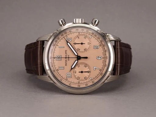 Title: Chronograph 5172G-010 (New)
Brand: Patek Philippe
Model: Complications Chronograph
Ref: 5172G-010
Category: Dress
Diameter: 41mm
Functions: Kronograf
Year: 2022
Price: 420000
Condition: 8.0
Dial Color: Guld
Strap: Læder
Case material: Guld
Gender: Herre
Match: 100.0%
Billedet er ejet af Chrono (536856) Et Patek Philippe ur