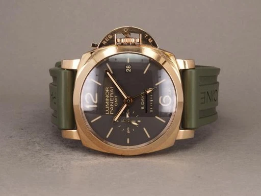 Title: Luminor Marina Goldtech PAM00576
Brand: Panerai
Model: Luminor Marina Goldtech™
Ref: PAM00576
Category: Sport
Diameter: 44mm
Functions: Dato, GMT
Year: 2019
Price: 125000
Condition: undefined
Dial Color: Brun
Strap: Andet
Case material: Andet
Gender: Herre
Match: 100.0%
Billedet er ejet af Chrono (143020) Et Panerai ur