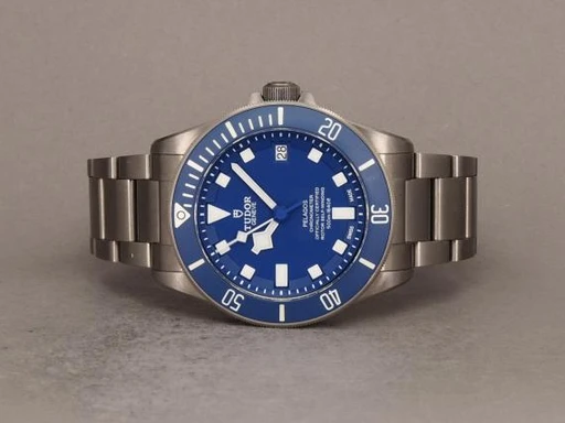 Title: Pelagos 25600TB - 11/2015
Brand: Tudor
Model: Pelagos
Ref: 25600TB
Category: Dykker
Diameter: 42mm
Functions: Dato
Year: 2015
Price: 26000
Condition: undefined
Dial Color: Blå
Strap: Metal
Case material: Titanium
Gender: Herre
Match: 100.0%
Billedet er ejet af Chrono (147426) Et Tudor ur