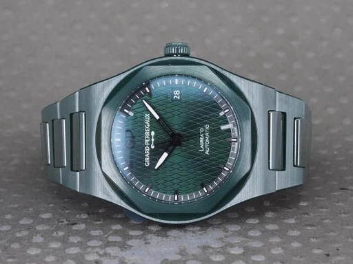 Title: Girard Perregaux Laureato Ceramic Aston Martin Ltd.
Brand: Girard-Perregaux
Model: Laureato Ceramic Aston Martin Limited Edition
Ref: 81005-32-3080-1CX
Category: Sport
Diameter: 38mm
Functions: Dato
Year: 2023
Price: 175000
Condition: undefined
Dial Color: Grøn
Strap: Andet
Case material: Keramik
Gender: Herre
Match: 100.0%
Billedet er ejet af Chrono (101268) Et Girard-Perregaux ur