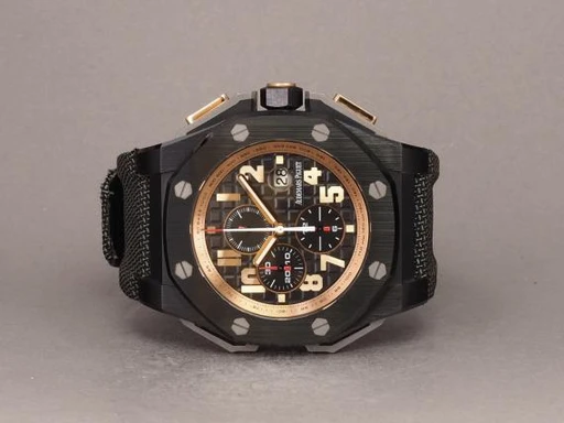 Title: ROO The Legacy
Brand: Audemars Piguet
Model: ROO Arnold Schwarzenegger The Legacy
Ref: 263781O.OO.A001KE.01
Category: Sport
Diameter: 48mm
Functions: Kronograf, Dato
Year: 2011
Price: 220000
Condition: undefined
Dial Color: Sort
Strap: Andet
Case material: Keramik
Gender: Herre
Match: 100.0%
Billedet er ejet af Chrono (100949) Et Audemars Piguet ur