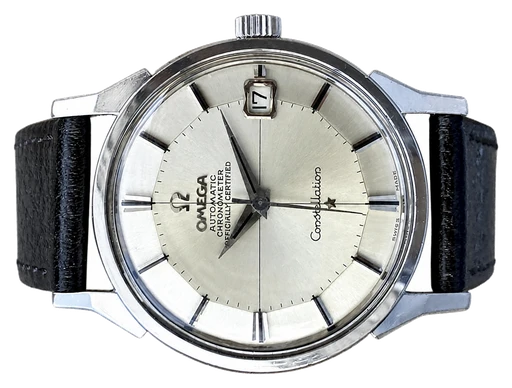 Titel: Vintage Constellation Pie Pan Dog Legs
Mærke: Omega
Model: Constellation Pie Pan Dog Legs
Ref.: null
Årgang: 1966
Tilbehør:
Pris: 26.995 kr.
Diameter: 34mm
Funktioner: Dato
Skivefarve: Sølv
Rem: Læder
Kassemateriale: Stål
Kategori: Dress
Køn: Unisex
Match: 100.0%
Billedet ejes af Cph Vintage Watches (1137905) Et Omega ur
