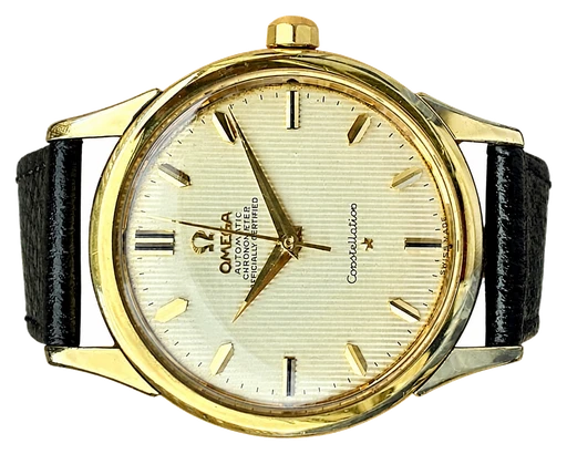 Titel: Sjælden Vintage Constellation Jumbo Tapestry Dial
Mærke: Omega
Model: Constellation Jumbo Tapestry Dial
Ref.: null
Årgang: 1958
Tilbehør:
Pris: 28.995 kr.
Diameter: 37mm
Funktioner:
Skivefarve: Hvid
Rem: Læder
Kassemateriale: Guld
Kategori: Dress
Køn: Herre
Match: 100.0%
Billedet ejes af Cph Vintage Watches (1111620) Et Omega ur