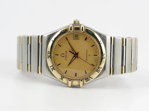 Title: Constellation G/S 1212.10
Brand: Omega
Model: Constellation
Ref: 1212.10
Category: Dress
Diameter: 34mm
Functions: Dato
Year:
Price: 8990
Condition: 8.0
Dial Color: Gul
Strap: Metal
Case material: Andet
Gender: Unisex
Match: 100.0%
Billedet er ejet af Dreamwatch (511511) Et Omega ur