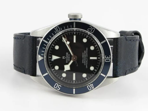Title: Black Bay 79230B
Brand: Tudor
Model: Black Bay
Ref: 79230B
Category: Dykker
Diameter: 41mm
Functions: Dato
Year: 2020
Price: 20990
Condition: undefined
Dial Color: Blå
Strap: Læder
Case material: Stål
Gender: Herre
Match: 100.0%
Billedet er ejet af Dreamwatch (280459) Et Tudor ur