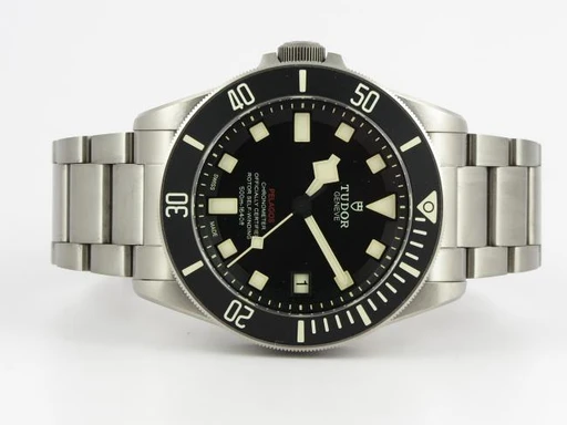 Title: Pelagos 25610TNL
Brand: Tudor
Model: Pelagos
Ref: 25610TNL
Category: Dykker
Diameter: 42mm
Functions: Dato
Year: 2021
Price: 23990
Condition: undefined
Dial Color: Sort
Strap: Metal
Case material: Titanium
Gender: Herre
Match: 100.0%
Billedet er ejet af Dreamwatch (280463) Et Tudor ur