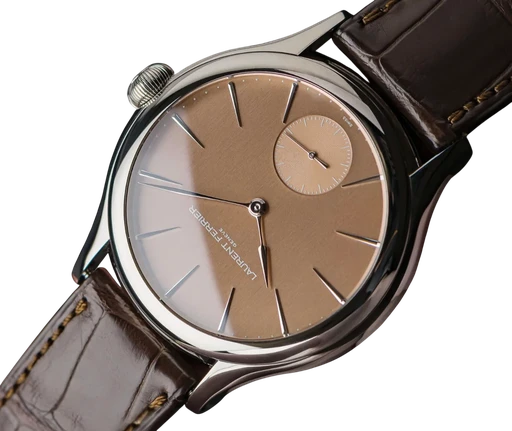 Title: Classic Micro-Rotor Ref. LCF004.G1.RG1
Brand: Laurent Ferrier
Model: Classic Micro-Rotor Ref. LCF004.G1.RG1
Ref: LCF004.G1.RG1
Category: Dress
Diameter: 40mm
Functions: Dato
Year:
Price:
Condition: 10.0
Dial Color: Brun
Strap: Læder
Case material: Guld
Gender: Herre
Match: 100.0%
Billedet er ejet af ETP Watches (155460) Et Laurent Ferrier ur
