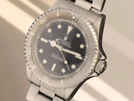 Title: Submariner Ref. 5513 “Ghost”
Brand: Rolex
Model: Submariner Ref. 5513 "Ghost"
Ref: 5513
Category: Dykker
Diameter: 40mm
Functions: Dato
Year: 1970
Price: 101000
Condition: undefined
Dial Color: Sort
Strap: Metal
Case material: Stål
Gender: Herre
Match: 100.0%
Billedet er ejet af ETP Watches (155480) Et Rolex ur