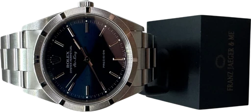 Title: Airking sort skive
Brand: Rolex
Model: Airking
Ref: 14010M
Category: Dress
Diameter: 34mm
Functions:
Year: 2001
Price: 38000
Condition:
Dial Color: Sort
Strap: Metal
Case material: Stål
Gender: Herre
Match: 100.0%
Billedet er ejet af Franz Jaeger & Me (101774) Et Rolex ur