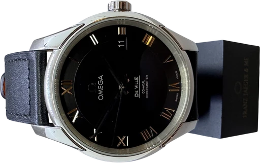 Title: De Ville Co-Axial
Brand: Omega
Model: De Ville Co-Axial
Ref: 431.10.41.21.01.001
Category: Dress
Diameter: 41mm
Functions: Dato
Year: 2012
Price: 30000
Condition: 10.0
Dial Color: Sort
Strap: Læder
Case material: Stål
Gender: Herre
Match: 100.0%
Billedet er ejet af Franz Jaeger & Me (139918) Et Omega ur