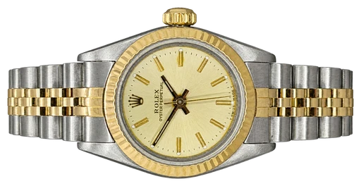 Titel: Oyster Perpetual 26 mm G/S
Mærke: Rolex
Model: Oyster Perpetual
Ref.: 67193
Årgang: 1988
Tilbehør: Boks og Papirer
Pris: 36.000 kr.
Diameter: 26mm
Funktioner:
Skivefarve: Gul
Rem: Metal
Kassemateriale: Andet
Kategori: Dress
Køn: Dame
Match: 100.0%
Billedet ejes af Franz Jaeger & Me (1114223) Et Rolex ur