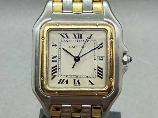 Title: Panthère Herre
Brand: Cartier
Model: Panthère
Ref: 187957
Category: Dress
Diameter: 40mm
Functions: Dato
Year: 1996
Price: 42000
Condition:
Dial Color: Hvid
Strap: Metal
Case material: Andet
Gender: Herre
Match: 100.0%
Billedet er ejet af Franz Jaeger & Me (486682) Et Cartier ur