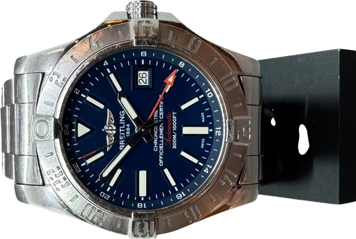 Title: Avenger II Gmt
Brand: Breitling
Model: Avenger II Gmt
Ref: A3239011
Category: Sport
Diameter: 43mm
Functions: Dato, GMT
Year: 2017
Price: 22000
Condition: 7.0
Dial Color: Blå
Strap: Metal
Case material: Stål
Gender: Herre
Match: 100.0%
Billedet er ejet af Franz Jaeger & Me (348530) Et Breitling ur