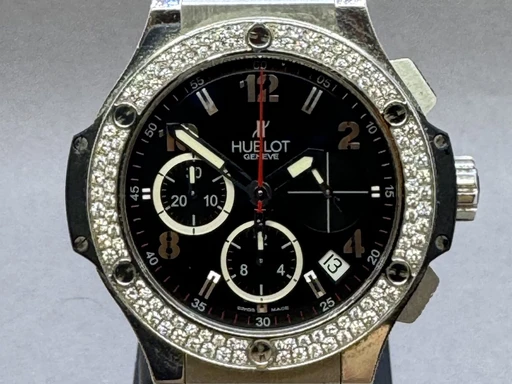 Title: Big Bang 41mm
Brand: Hublot
Model: Chrono
Ref: 341.SX.130.RX.114
Category: Racing
Diameter: 41mm
Functions: Kronograf, Dato
Year: 2009
Price: 50000
Condition: undefined
Dial Color: Sort
Strap: Andet
Case material: Stål
Gender: Herre
Match: 100.0%
Billedet er ejet af Franz Jaeger & Me (101758) Et Hublot ur