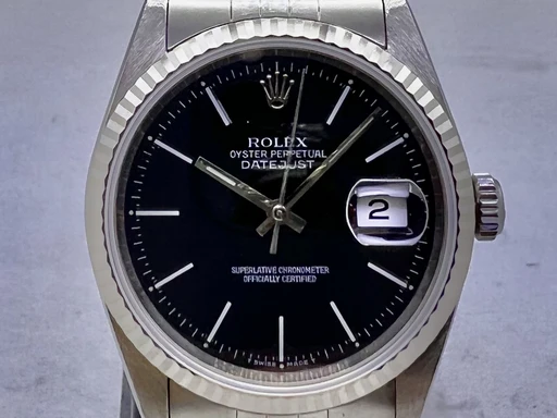 Title: Datejust 36 sort skive
Brand: Rolex
Model: Datejust 36
Ref: 16234
Category: Dress
Diameter: 36mm
Functions: Dato
Year: 1989
Price: 50000
Condition: undefined
Dial Color: Sort
Strap: Metal
Case material: Stål
Gender: Herre
Match: 100.0%
Billedet er ejet af Franz Jaeger & Me (101794) Et Rolex ur