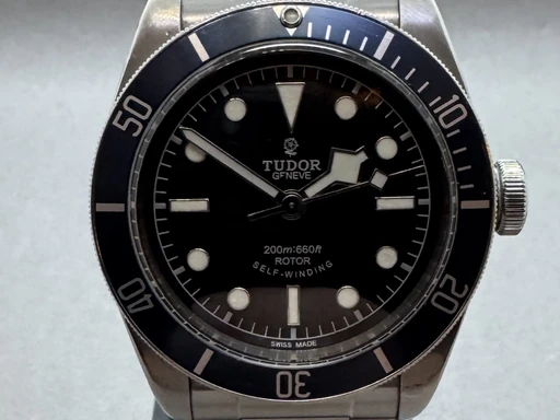 Title: Black Bay Blå
Brand: Tudor
Model: Black Bay Blå
Ref: 79220
Category: Dykker
Diameter: 41mm
Functions: Dato
Year: 2016
Price: 22500
Condition: undefined
Dial Color: Sort
Strap: Metal
Case material: Stål
Gender: Herre
Match: 100.0%
Billedet er ejet af Franz Jaeger & Me (418434) Et Tudor ur