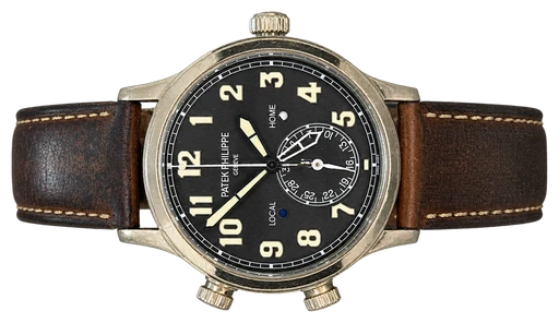 Titel: Calatrava Pilot Travel Time
Mærke: Patek Philippe
Model: Calatrava Pilot Travel Time
Ref.: 5524G-001
Årgang: 2018
Tilbehør:
Pris: 245.000 kr.
Diameter: 42mm
Funktioner: GMT, Dato
Skivefarve: Sort
Rem: Læder
Kassemateriale: Guld
Kategori: Pilot
Køn: Herre
Match: 100.0%
Billedet ejes af Franz Jaeger & Me (521203) Et Patek Philippe ur