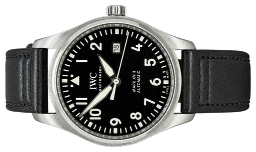 Titel: Mark XVIII Antoine de Saint-Exupéry
Mærke: IWC
Model: Mark XVIII Antoine de Saint-Exupéry
Ref.: IW327003
Årgang: 2022
Tilbehør: Boks
Pris: 28.000 kr.
Diameter: 40mm
Funktioner: Dato
Skivefarve: Sort
Rem: Læder
Kassemateriale: Stål
Kategori: Pilot
Køn: Herre
Match: 100.0%
Billedet ejes af Franz Jaeger & Me (537579) Et IWC ur
