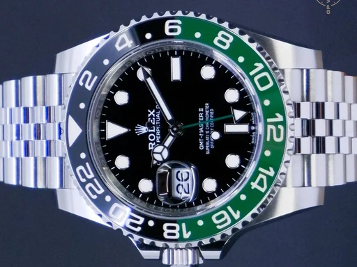 Title: GMT-Master II Sprite (New)
Brand: Rolex
Model: GMT-Master II Sprite
Ref: 126720VTNR
Category: Pilot
Diameter: 40mm
Functions: GMT, Dato
Year: 2025
Price: 118995
Condition: undefined
Dial Color: Sort
Strap: Metal
Case material: Stål
Gender: Herre
Match: 100.0%
Billedet er ejet af GP Watches (461750) Et Rolex ur