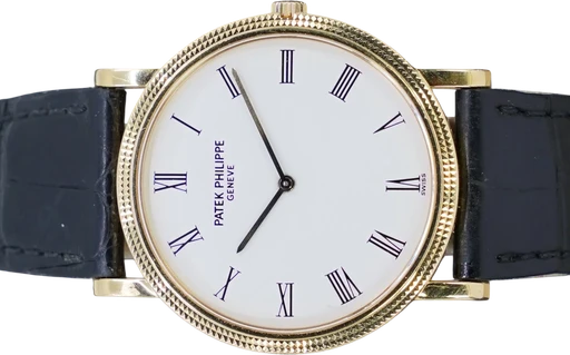 Title: Calatrava
Brand: Patek Philippe
Model: Calatrava
Ref: 3520DJ-001
Category: Dress
Diameter: 32mm
Functions:
Year: 2006
Price: 84995
Condition: 8.5
Dial Color: Hvid
Strap: Læder
Case material: Guld
Gender: Herre
Match: 100.0%
Billedet er ejet af GP Watches (872324) Et Patek Philippe ur